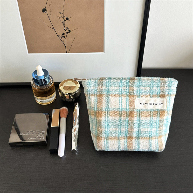 Women's Korean Style Idle Hand-held Check Pattern Woolen Simple Storage Bags