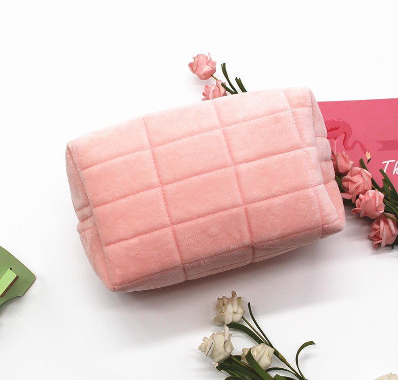 Women's Plush Portable Storage Simple Wash Hand Makeup Bag