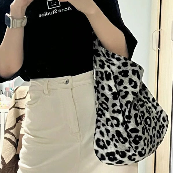 Leopard Print Corduroy Canvas Large Capacity Style Women's Shoulder Bag