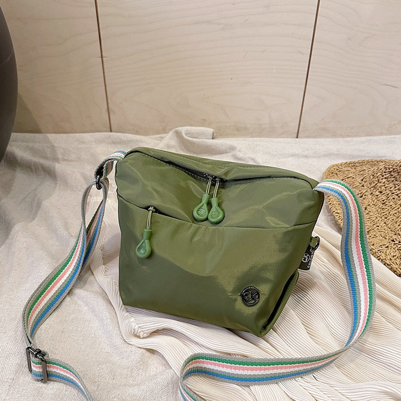 Women's Nylon Cloth Lightweight Simple Dumpling Women's Messenger Bag