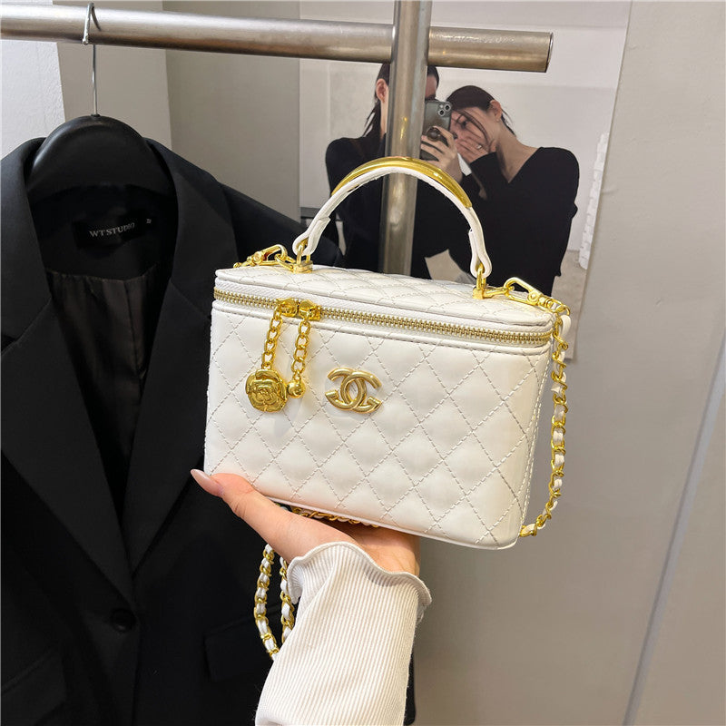 Women's Fashion Shiny Surface Rhombus Chain Portable Bags