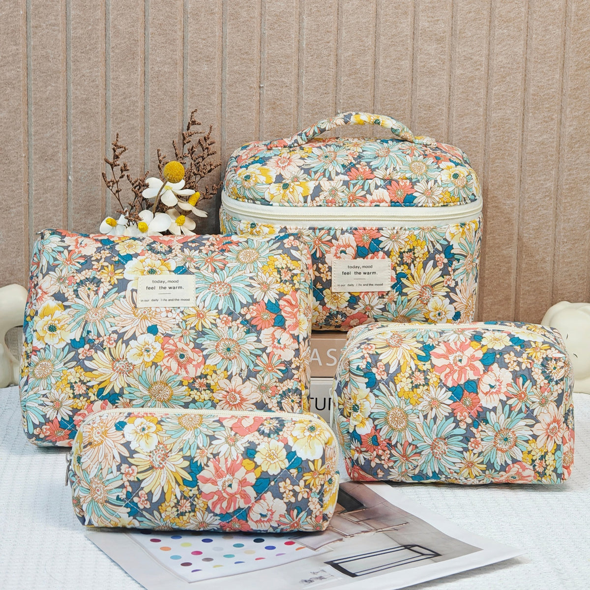 Vertical Large Capacity Three-dimensional Storage Portable Cosmetic Bags