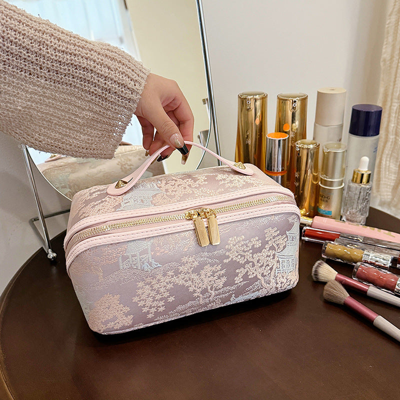 Antique Retro Large Capacity Portable Wash Makeup Bag