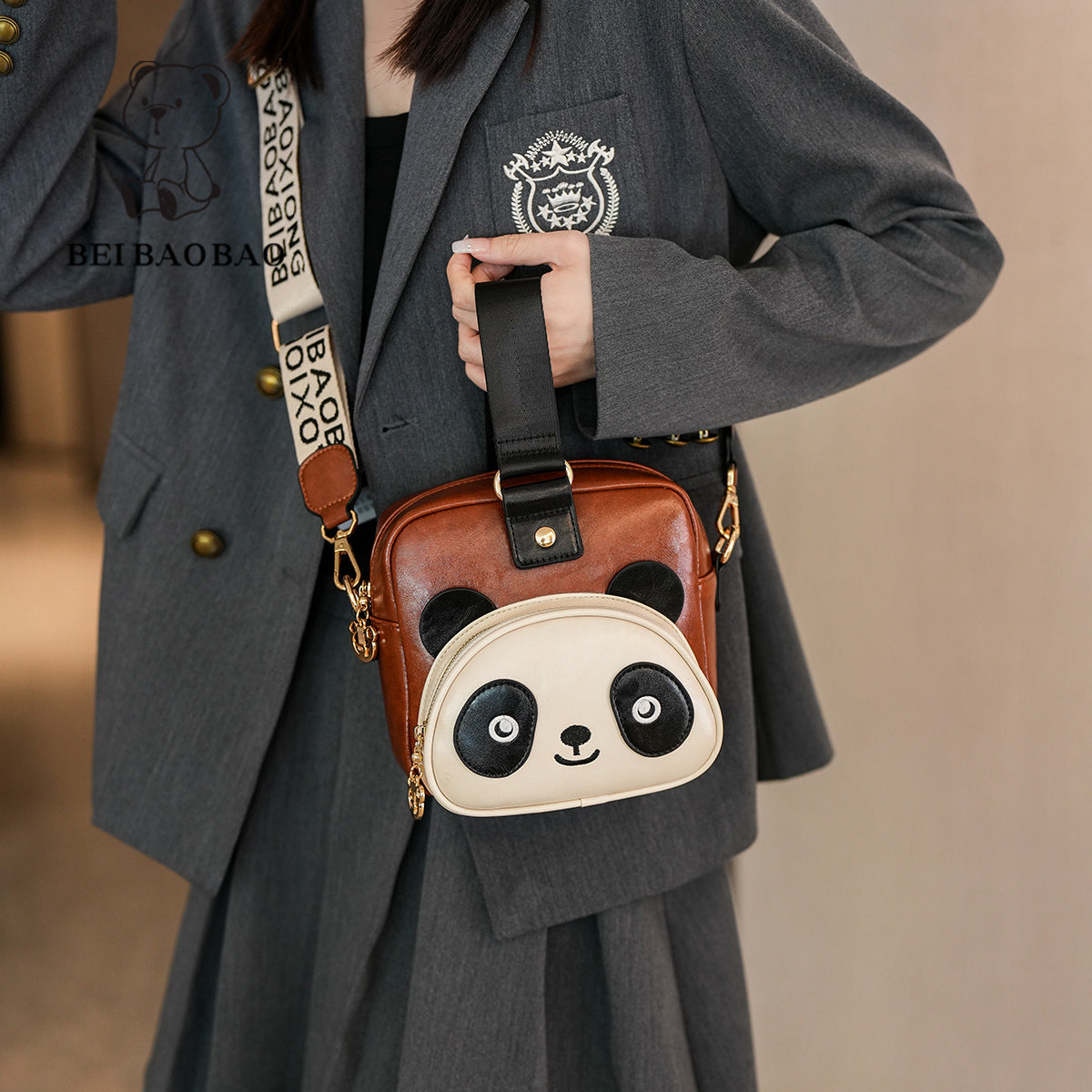 Classic Women's Source Simple Niche Retro Women's Messenger Bag