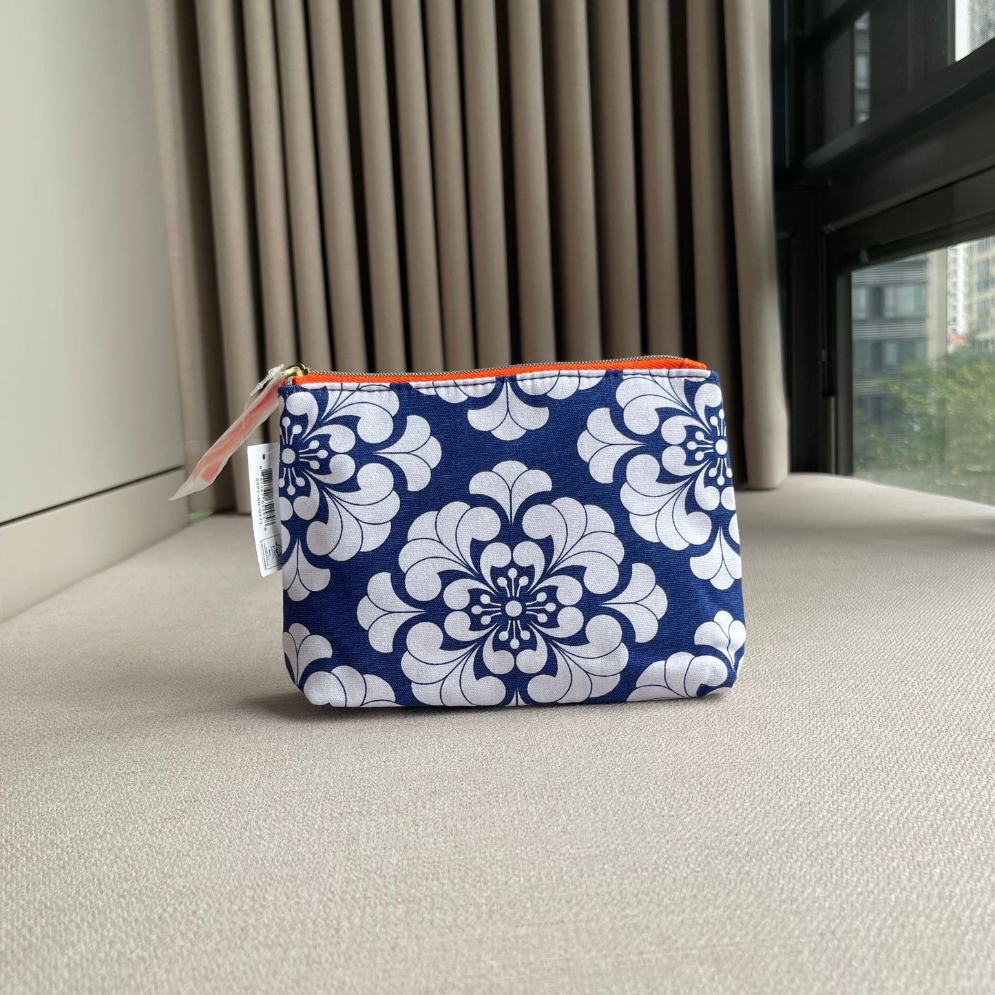 Light Down Space Cotton Hand Carrying Storage Large Capacity Cosmetic Bags