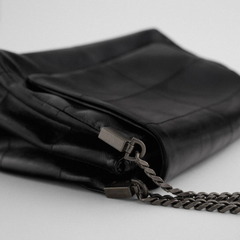 Women's Large Capacity Commuter Chain Black Rock Shoulder Bags
