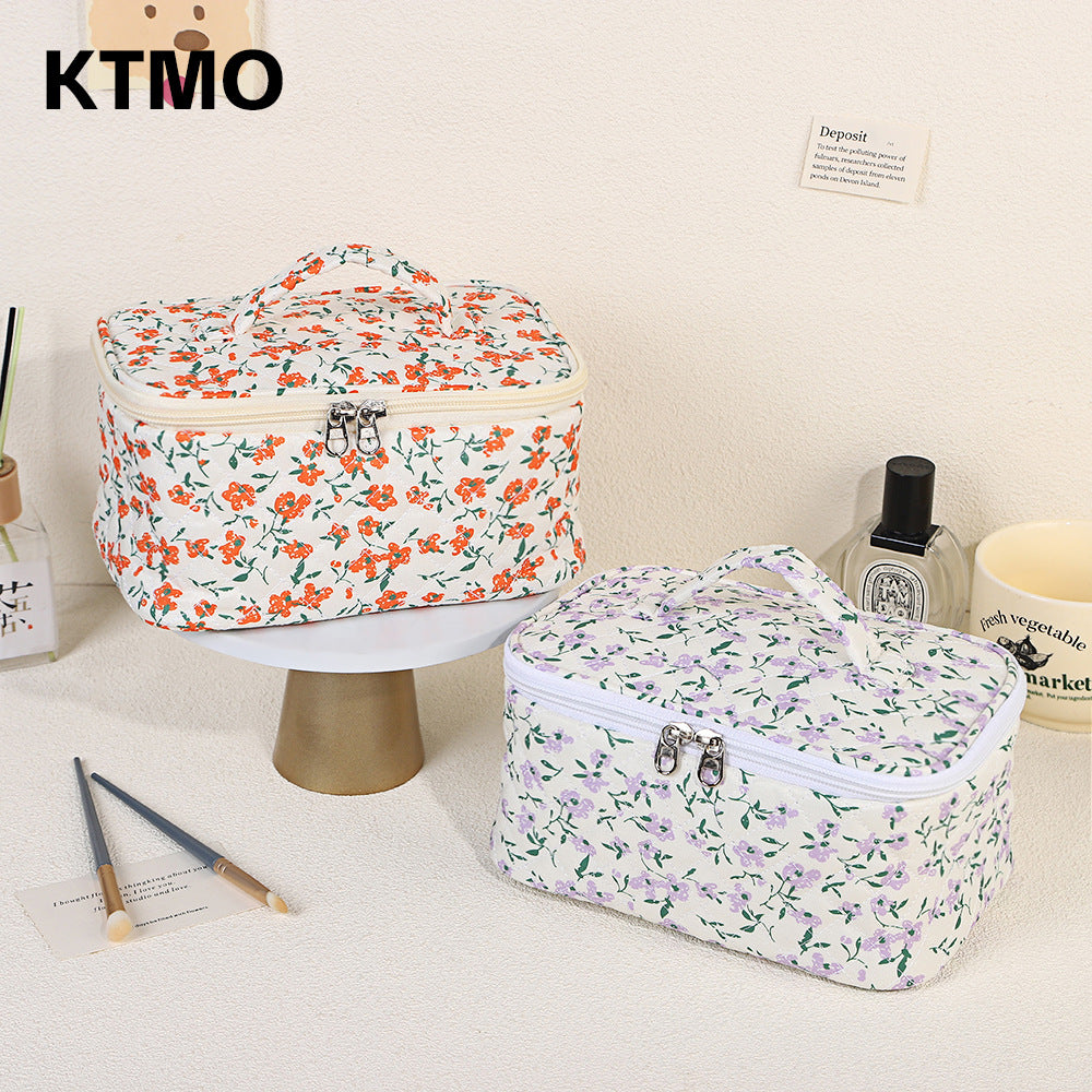 Women's Floral Large Capacity Good-looking Wash Portable Out Makeup Bag