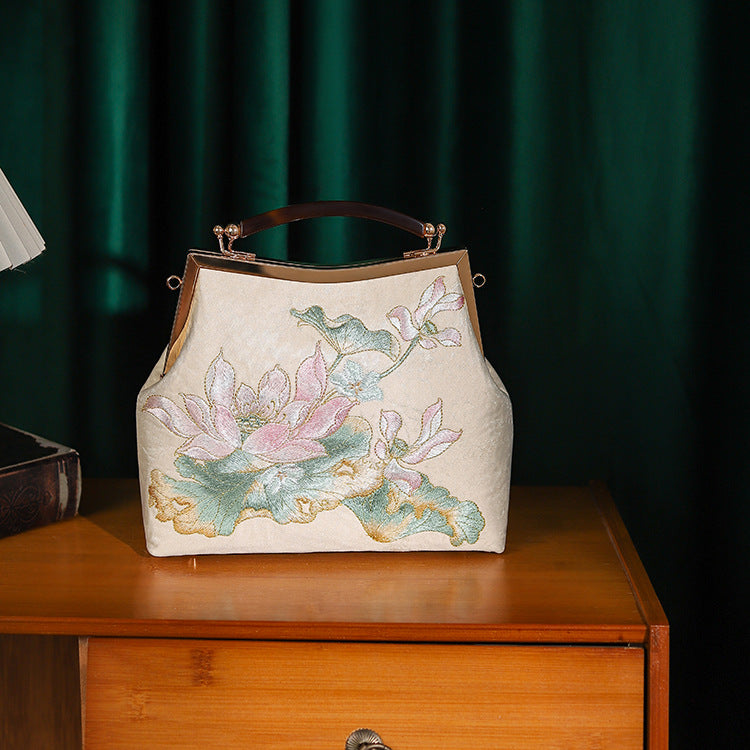 Exquisite Embroidered Chinese Style Cheongsam Banquet Handbags