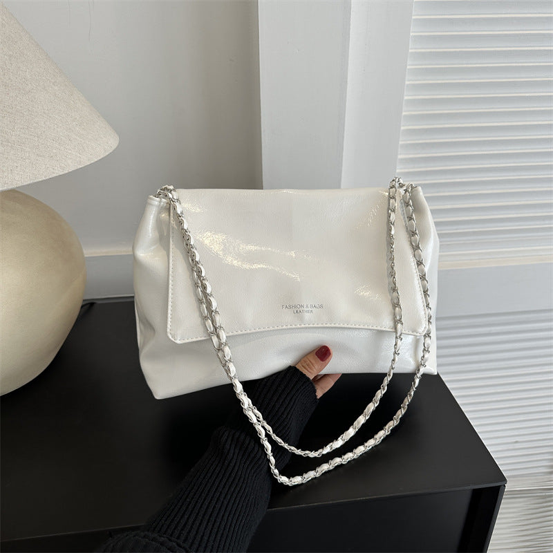 Women's Color Large Capacity Western Style Trendy Underarm Commuter Chain Bags