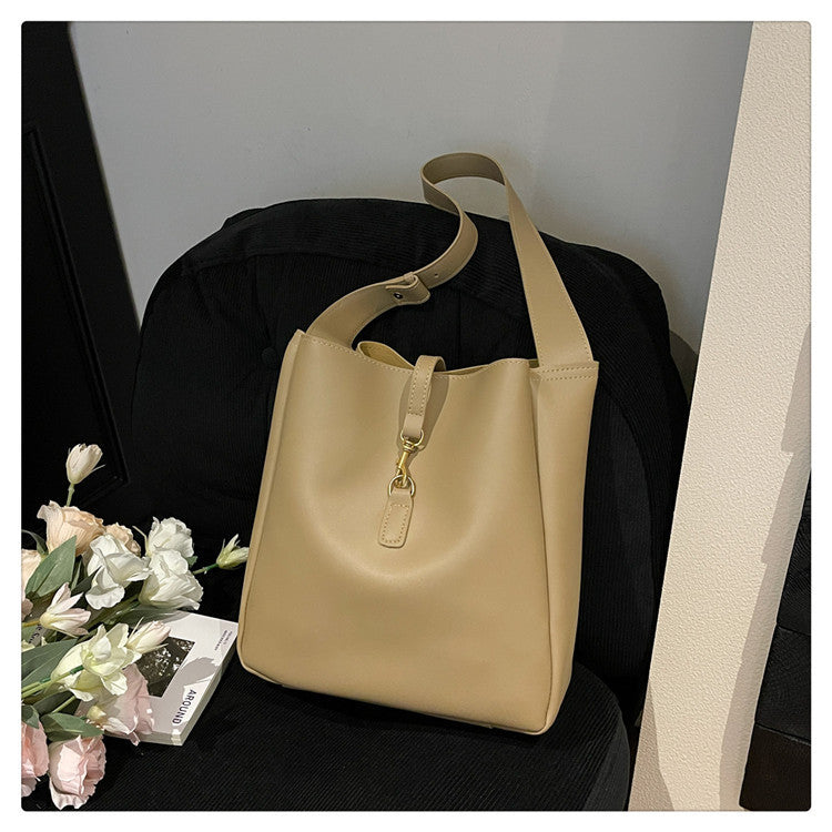 Women's Soft Leather Summer Texture Western Style Trendy Retro Bucket Bags