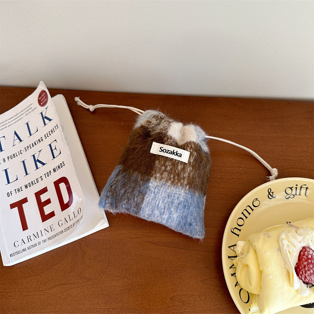 Glamorous Woolen Buggy Cloth Portable Makeup Cosmetic Bags