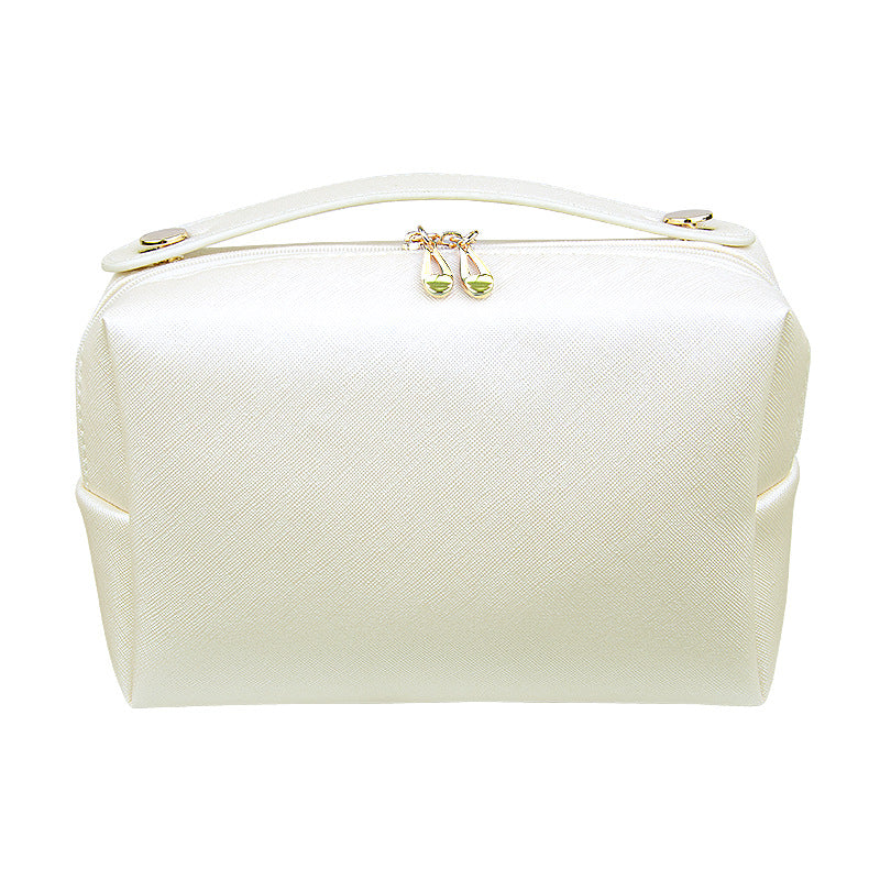 Women's Hand-held Portable Waterproof Cute Toiletry Makeup Bag