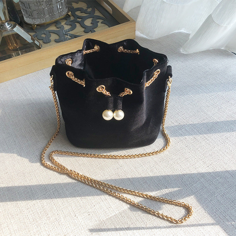 Women's Solid Color Veet Retro Sweet Pearl Chain Women's Shoulder Bag