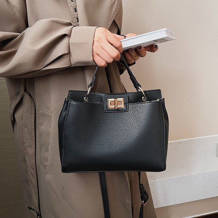 Women's Latch Trendy Good Texture Personality Handbags