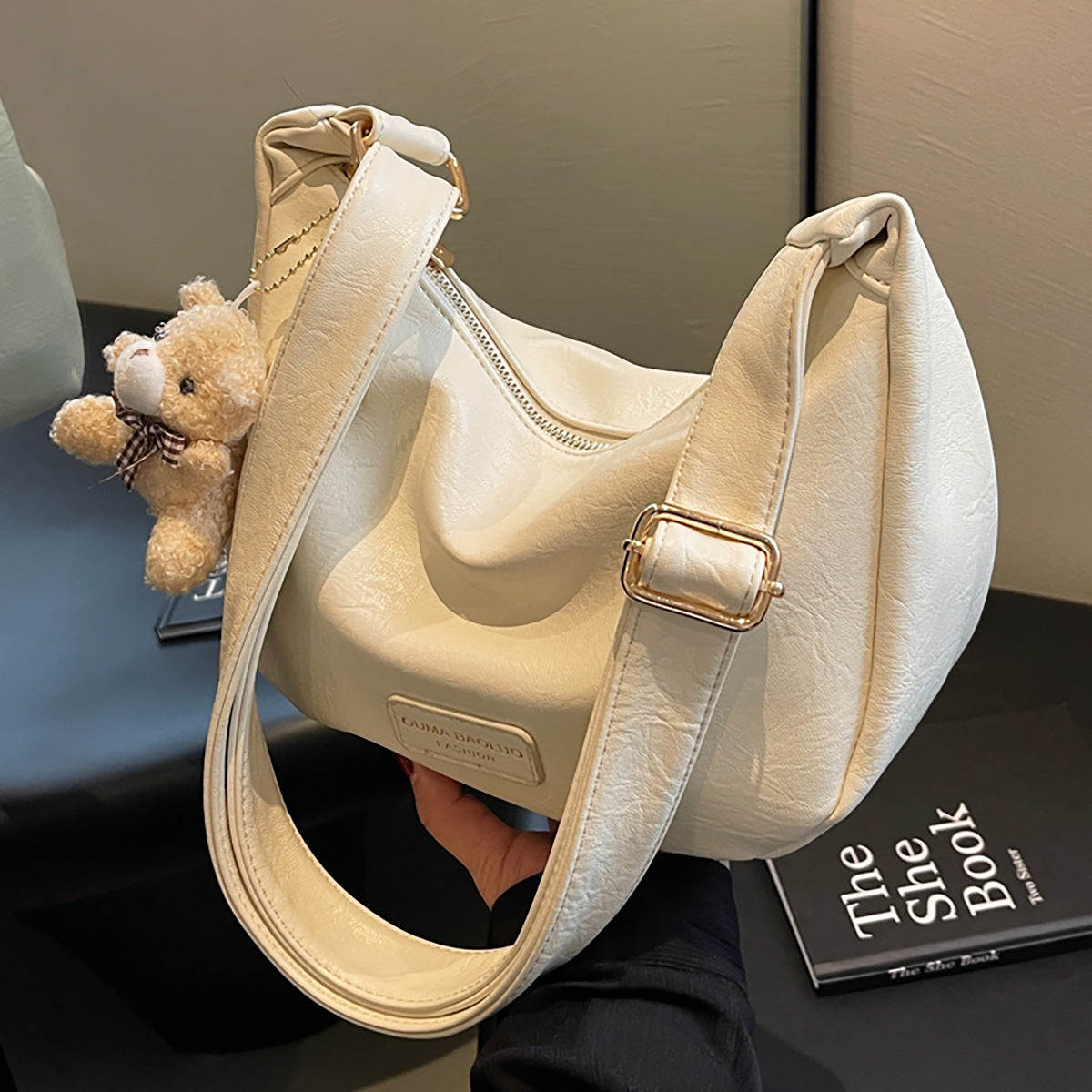 Women's White Large Capacity Commuter Soft Leather Style Dumpling French Bags