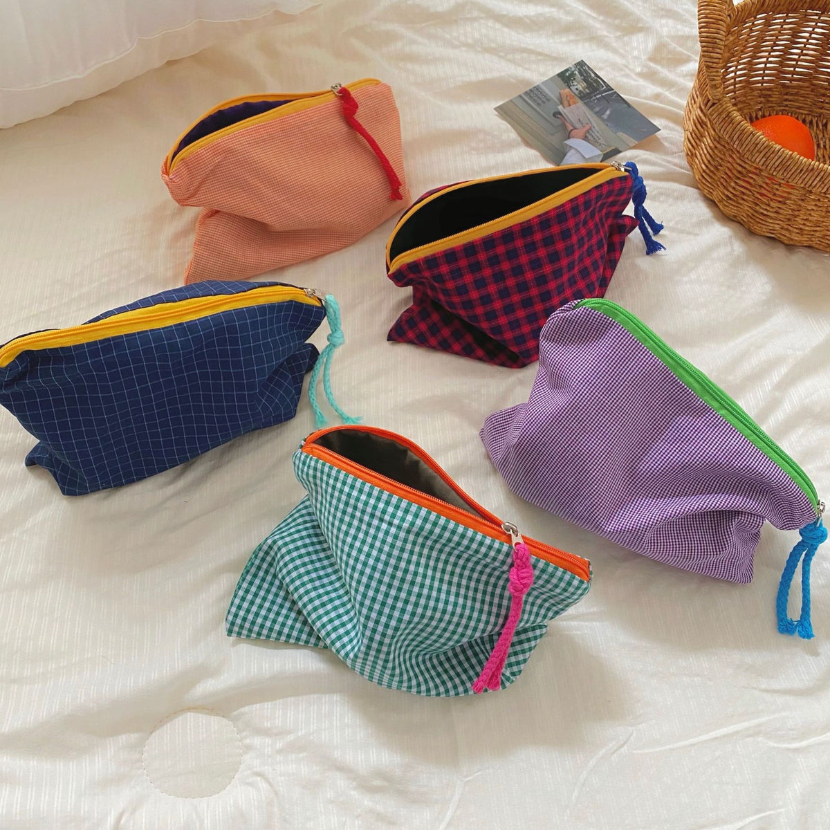 Capacity Classic Plaid Portable Cosmetics Buggy Bags