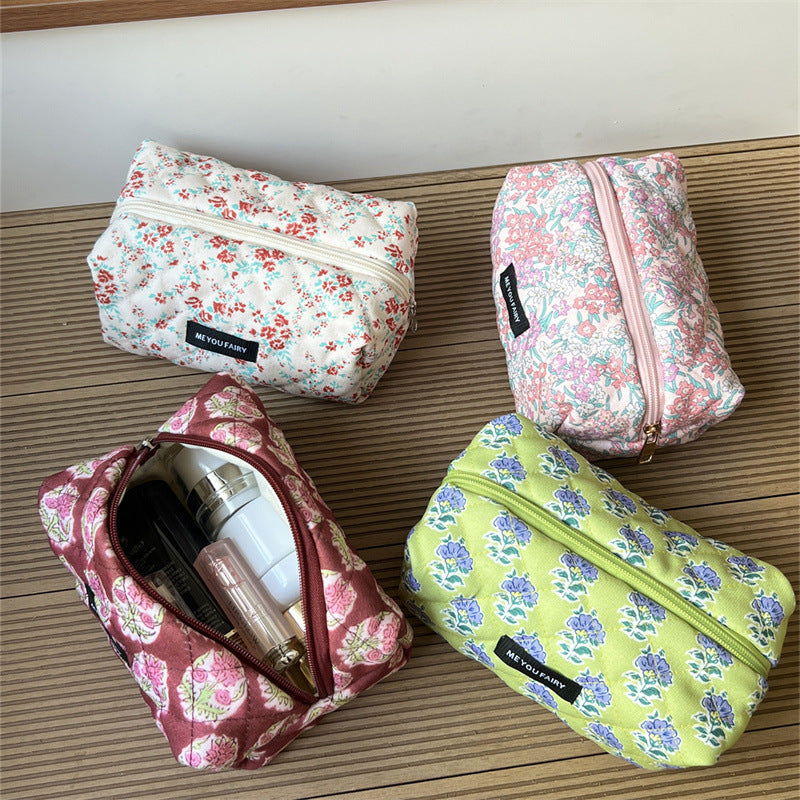 Fresh Good-looking Large Capacity Storage Convenient Makeup Bag