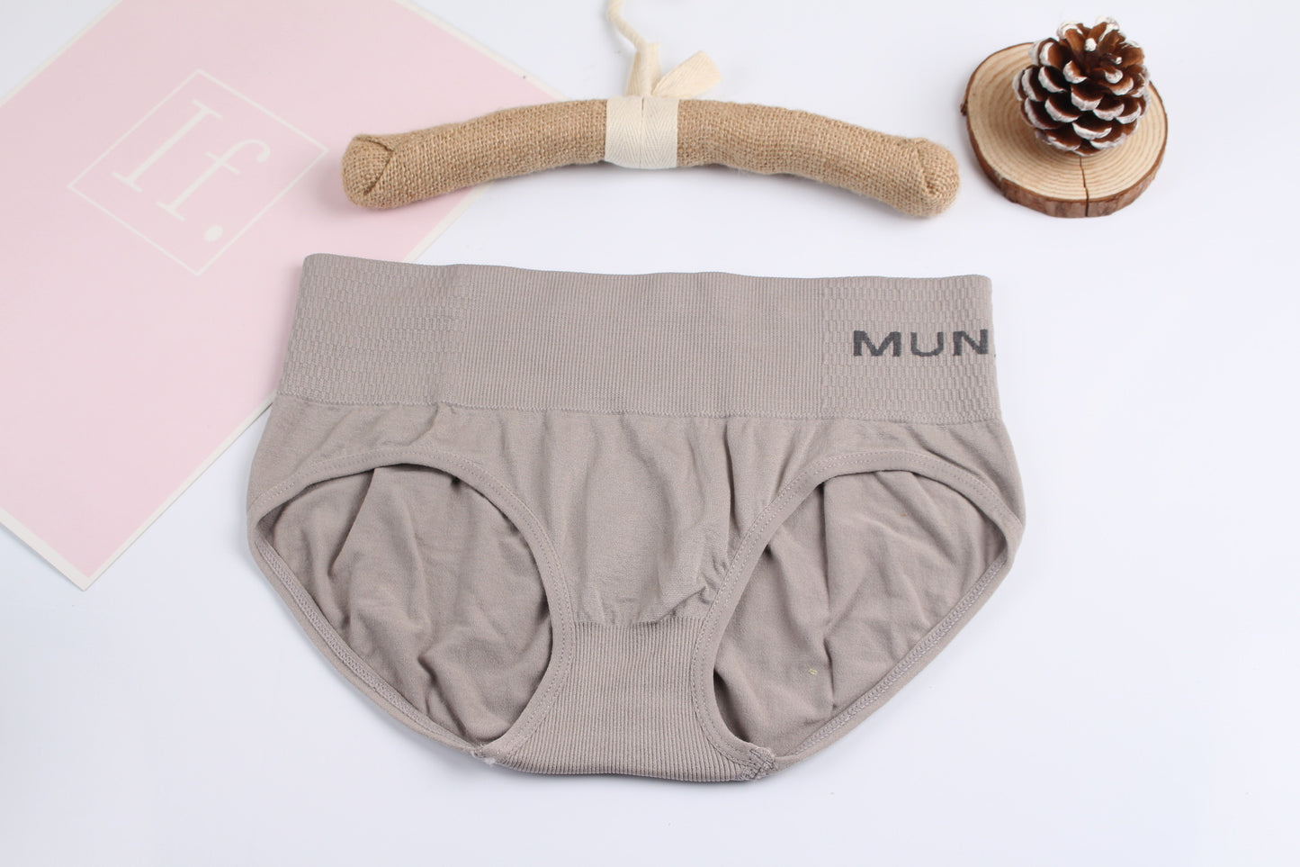 Women's Super Elastic Seamless Briefs With Letters Panties