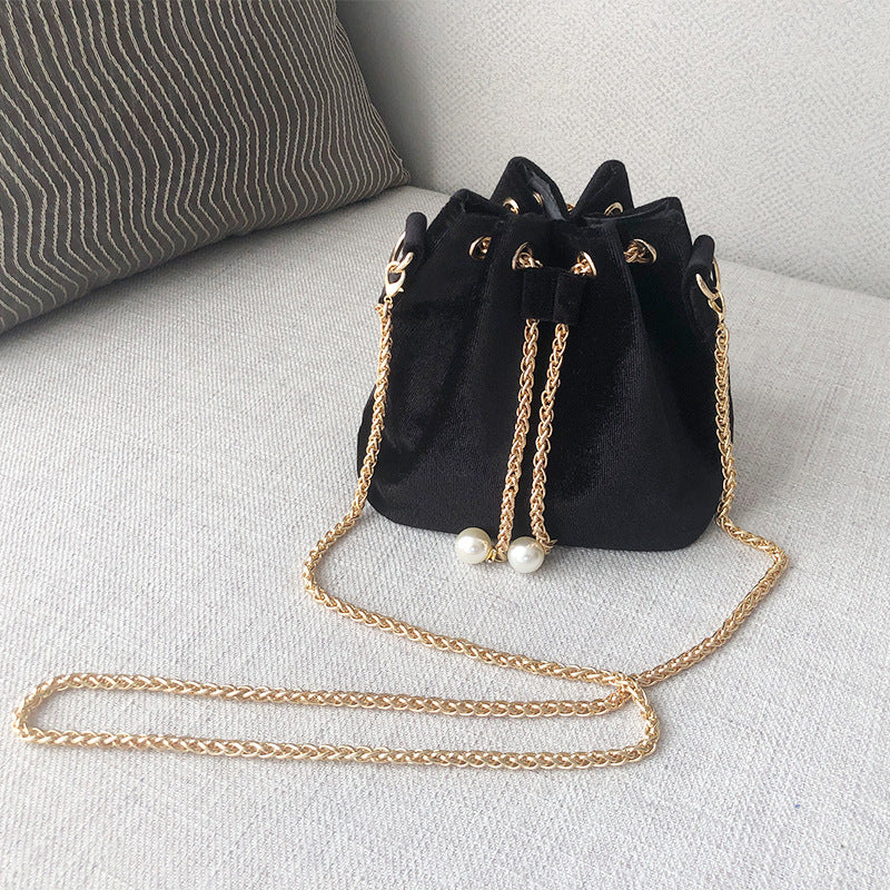 Women's Solid Color Veet Retro Sweet Pearl Chain Women's Shoulder Bag