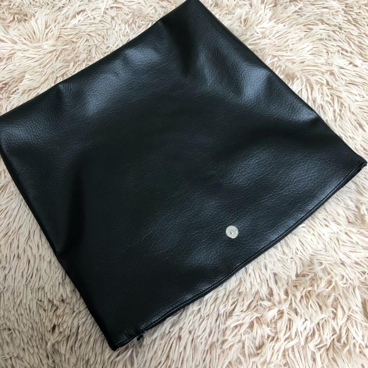 Women's Dark Simple Leather Curling Retro Artistic Handbags