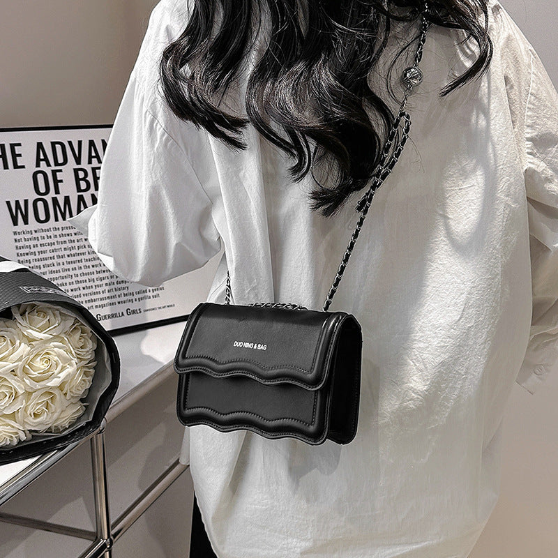 Women's Niche Wave High-grade Chain Underarm French Bags